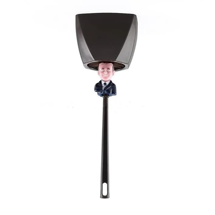 brosse toilettes macron président cadeau de merde